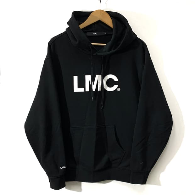 LMC 스펠로고 블랙 후드티  