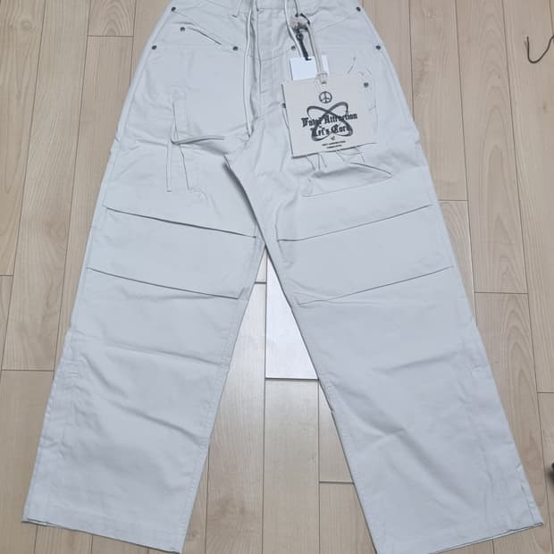 cord 카터 다이애그널 짚 파라슈트 팬츠 아이보리 M사이즈