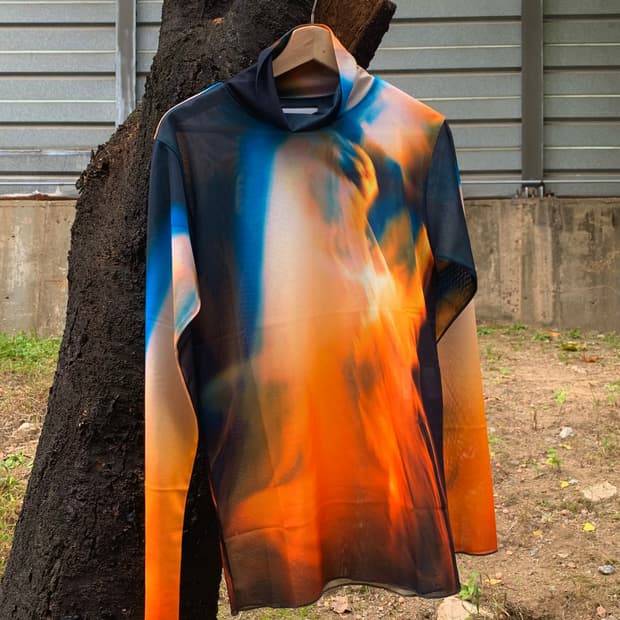 탁 taaak 플레임 하이넥 롱슬리브