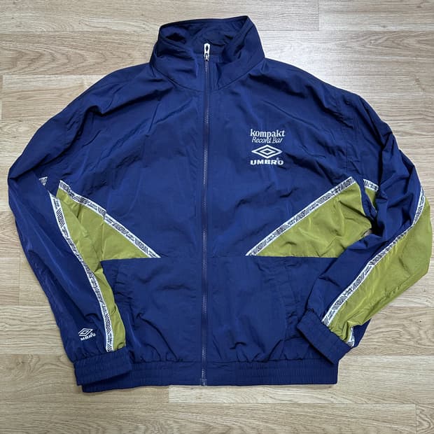 kompakt recordbar x umbro 웜업자켓 105size