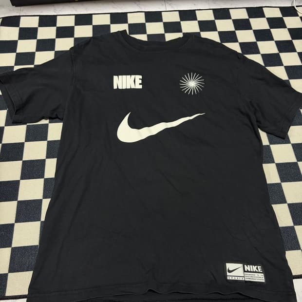 나이키 반팔 빈티지 블랙