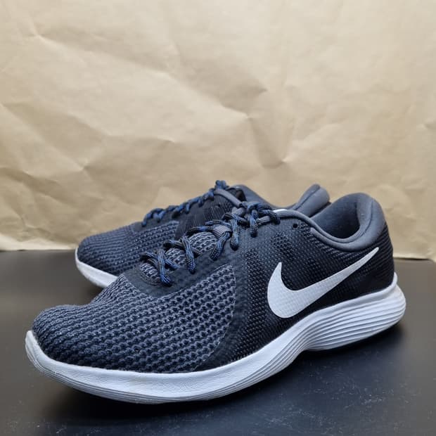 나이키 레볼루션4 남성운동화270 