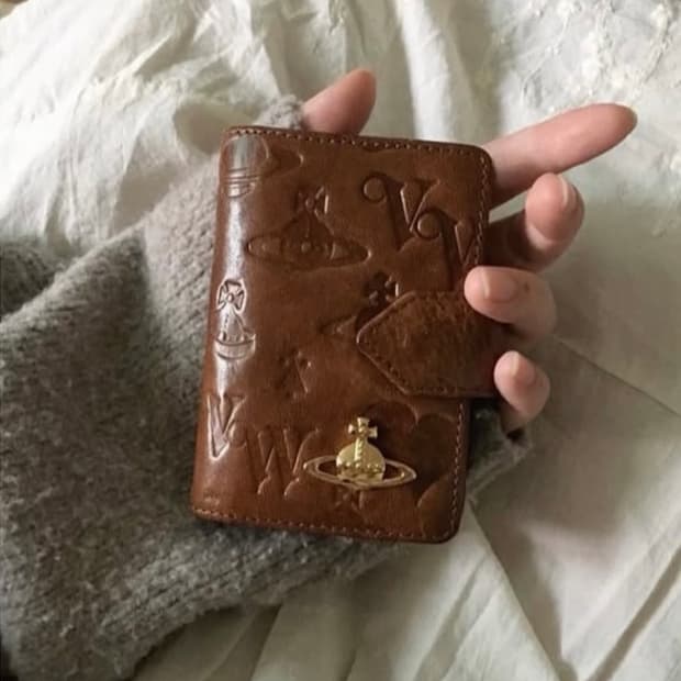 비비안웨스트우드 지갑사요