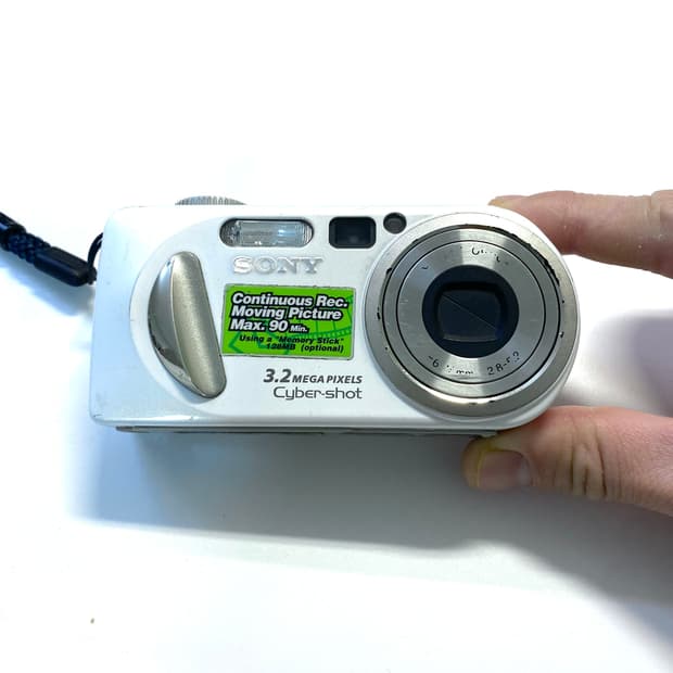 소니 사이버샷 DSC-P8 디지털 카메라