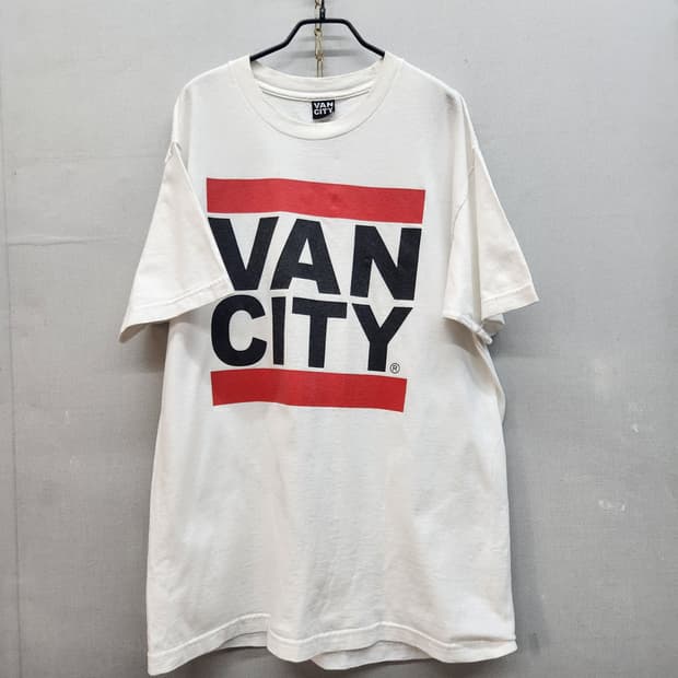 VANCITY 빅로고 프린팅 반팔티 L