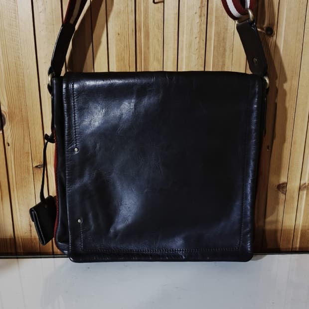 발리 가죽 크로스백