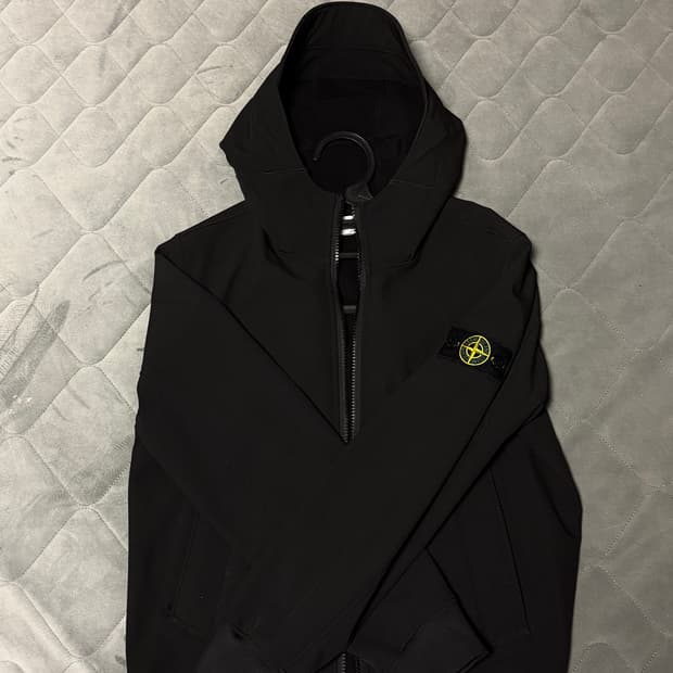 스톤 아일랜드 후드집업