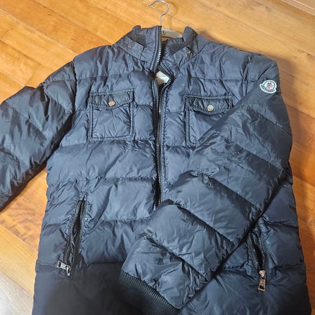 몽클레어 후드 패딩