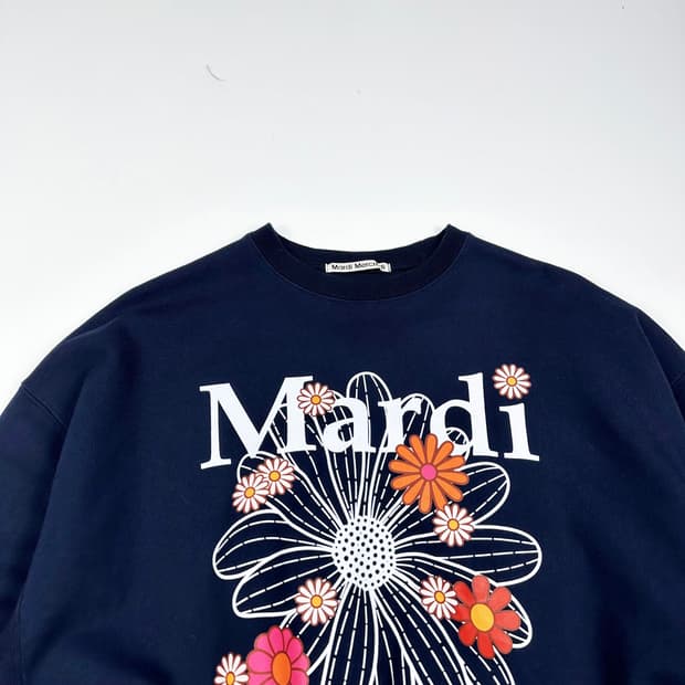 마르디 메크르디 플라워 네이비 맨투맨 (Free 여성추천)