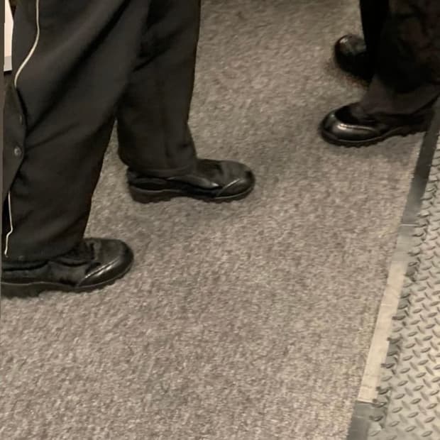 [42] 키코 코스타디노브 20AW 포니 뮬