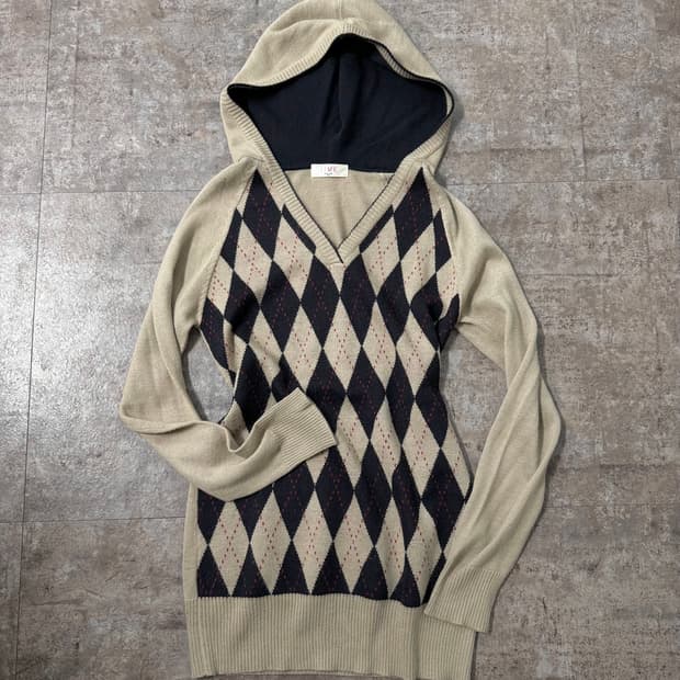 울 아가일 패턴 후디드 니트