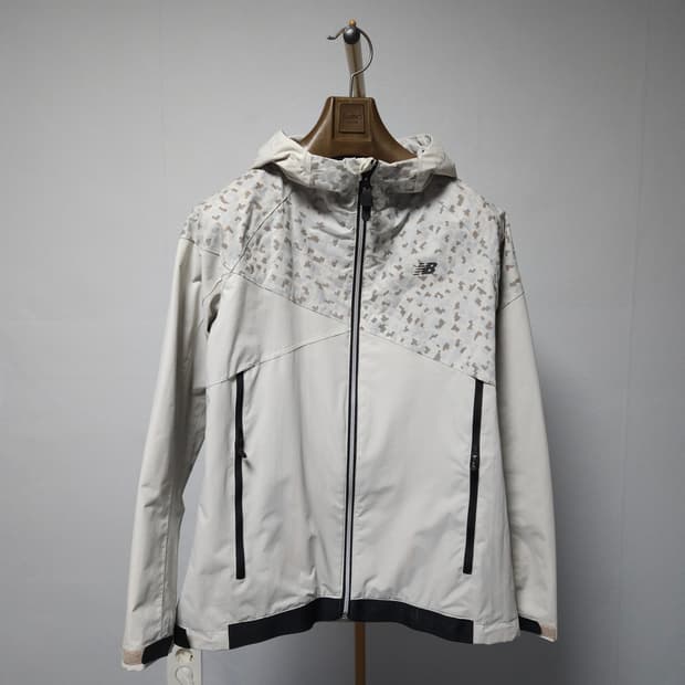 95 ) 뉴발란스 여성 후드 바람막이 