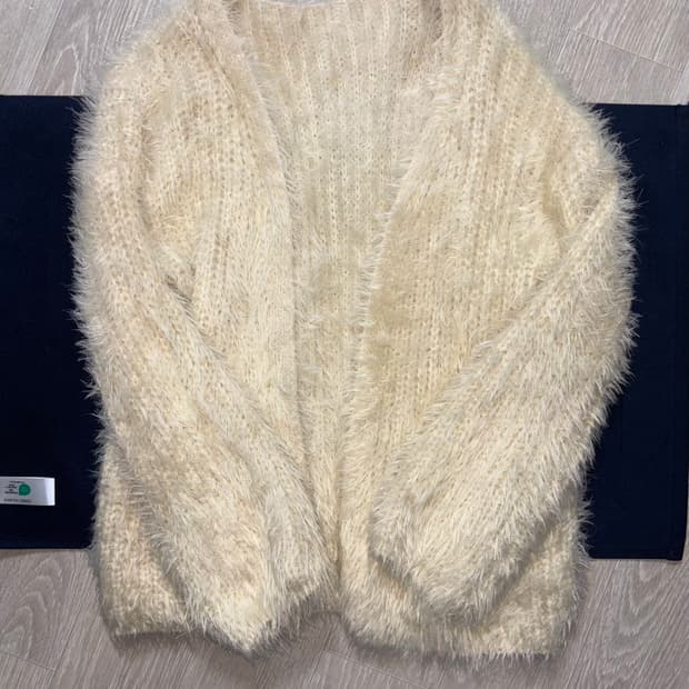 아이보리 앙고라 퍼 오픈 가디건