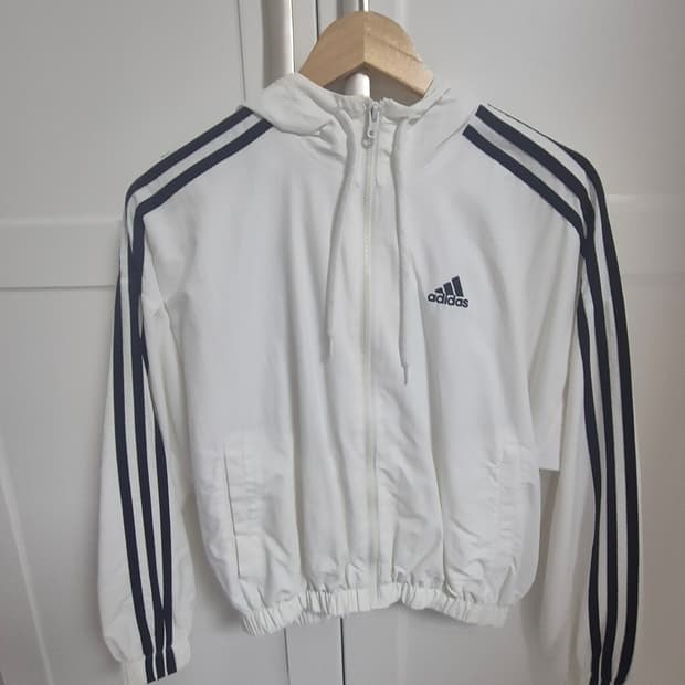 아디다스 크롭 후드 바람막이