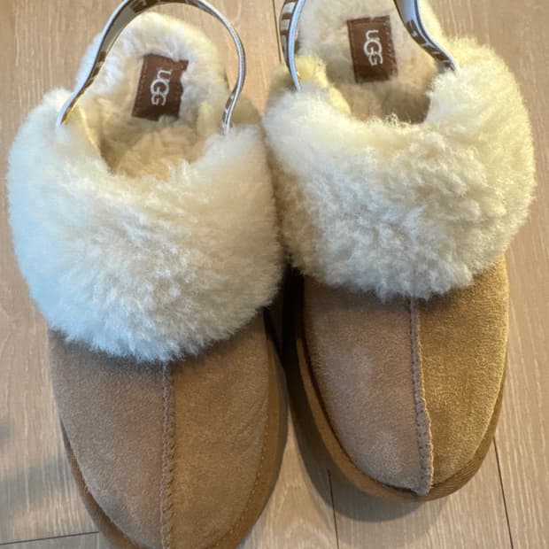 (W) UGG Funkette Slides Chestnut