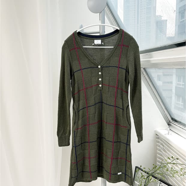 FIDRA 카키 브이넥 버튼업 롱 풀오버