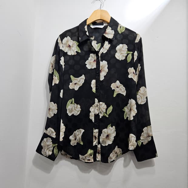 자라(ZARA) 블랙 플라워 패턴 셔츠 블라우스