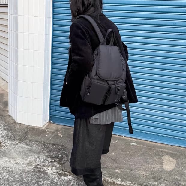 Byeunoia Tassle Bermuda Pants
