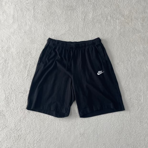 XL 나이키 스우시 반바지 블랙