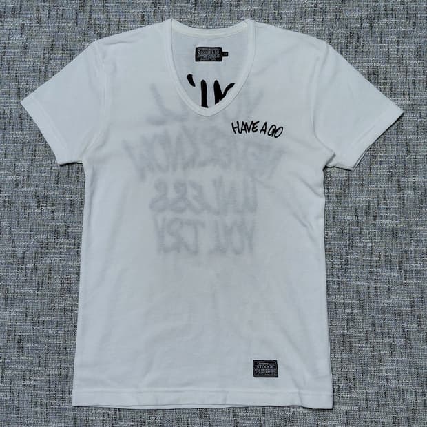 [M] STOOGE & CO 그래픽 브이넥 티셔츠