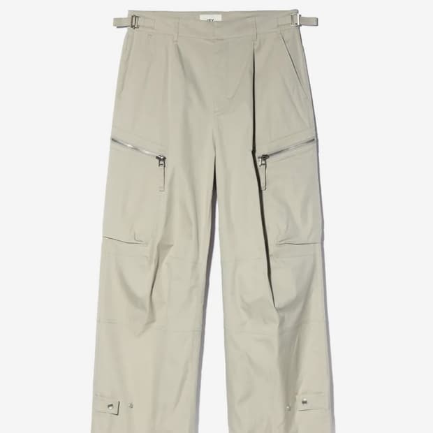 [이에이 X 짱구대디] ANGLE CARGO PANTS Beige