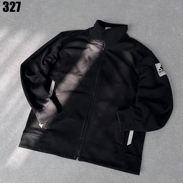 아디다스 블랙 트랙탑 