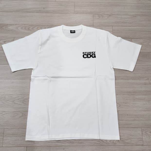스투시 x CDG 반팔티