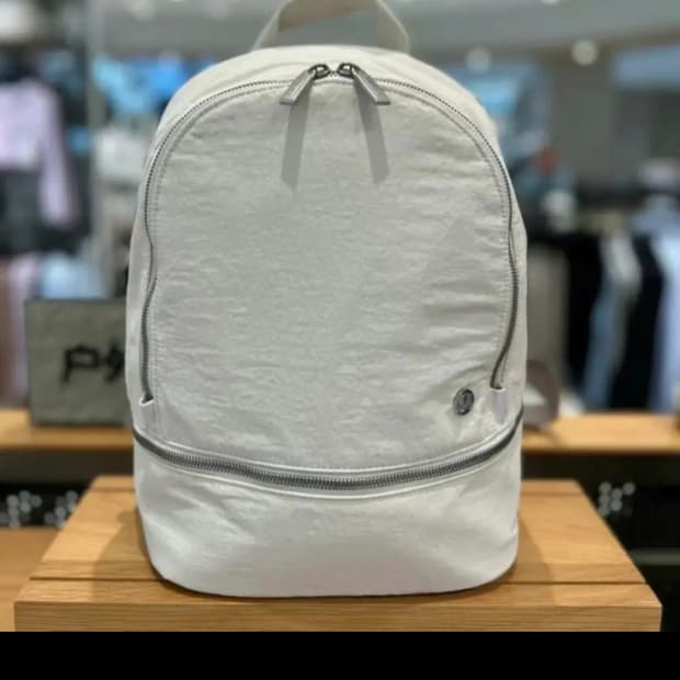 룰루레몬 시티 어드벤처 백팩  11리터 미니백팩