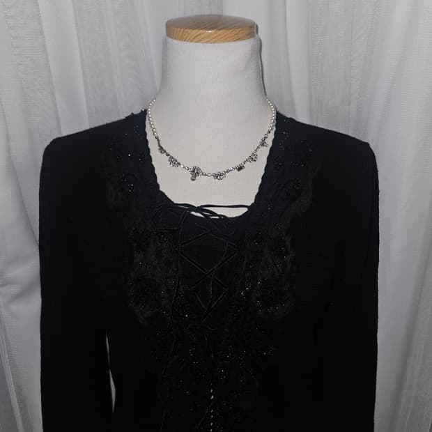 totsuka 블랙 플라워 비즈 니트