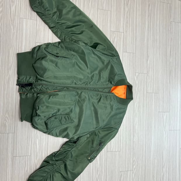 알파 인더스트리 MA-1 레귤러 Sage green