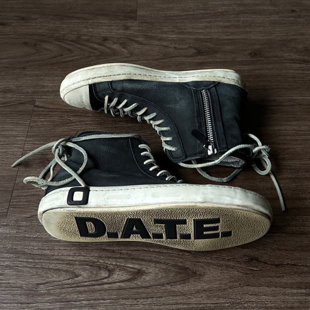 D.A.T.E. 레더 레이스 하이탑