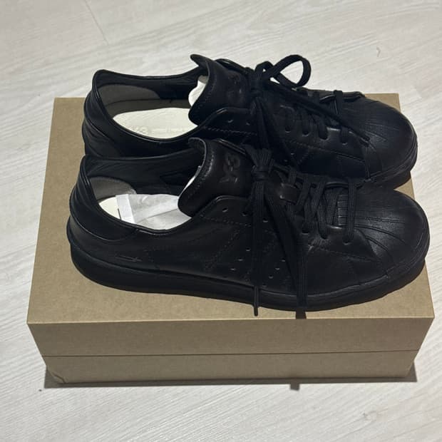 Y-3 슈퍼스타 블랙 255