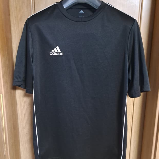 아디다스 반팔티 남성L