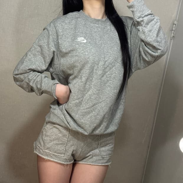 나이키 로고 맨투맨 🩶🤍