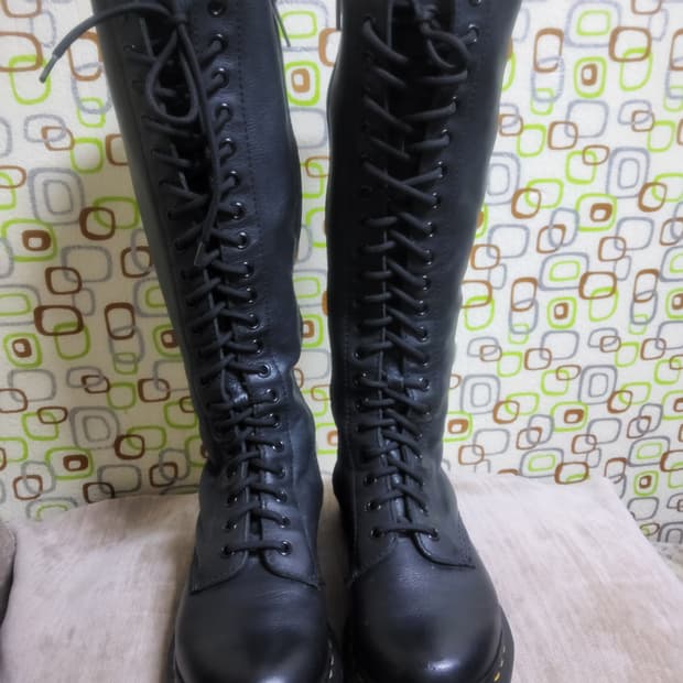 닥터마틴 1B60 20홀 부츠 230사이즈 