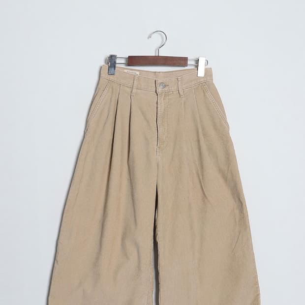 Levi's Cord Gaucho Pant (26)