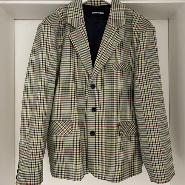 MORE THAN DOPE 몰댄돕 체크 블레이져