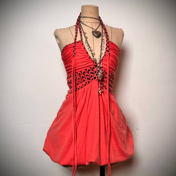 LIP SERVICE 홀터 퍼프 탑