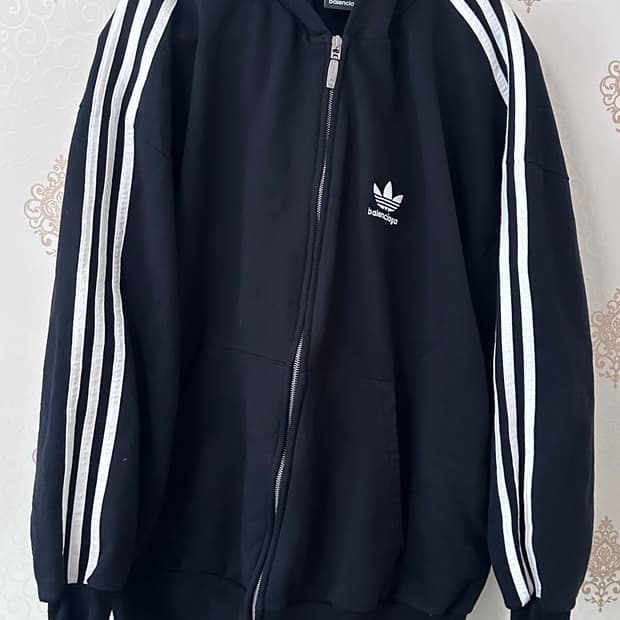 발렌시아가 x 아디다스 후드집업