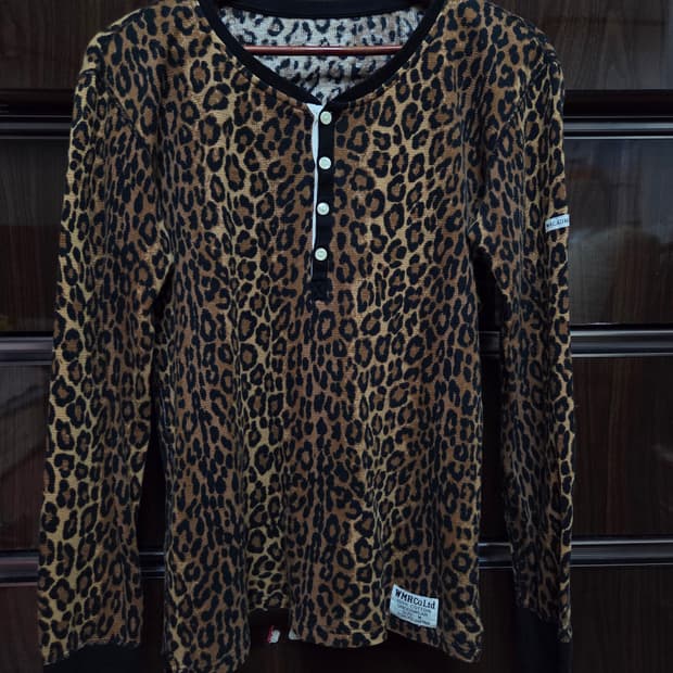 와코마리아 레오파드 헨릭넥 티셔츠 M