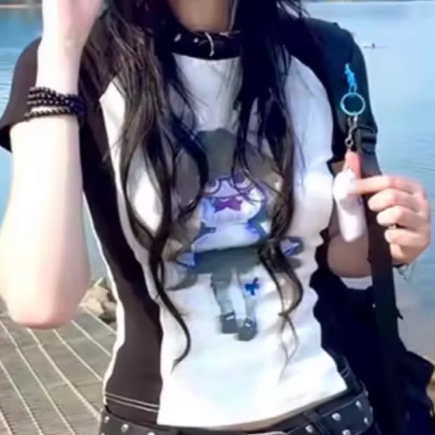 Y2k 미소녀 티셔츠