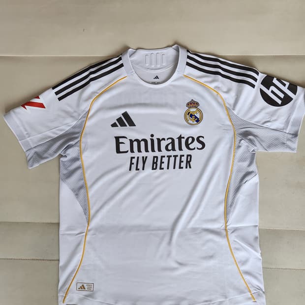 25/26 레알마드리드 벨링엄 어센틱 버전(약105사이즈)