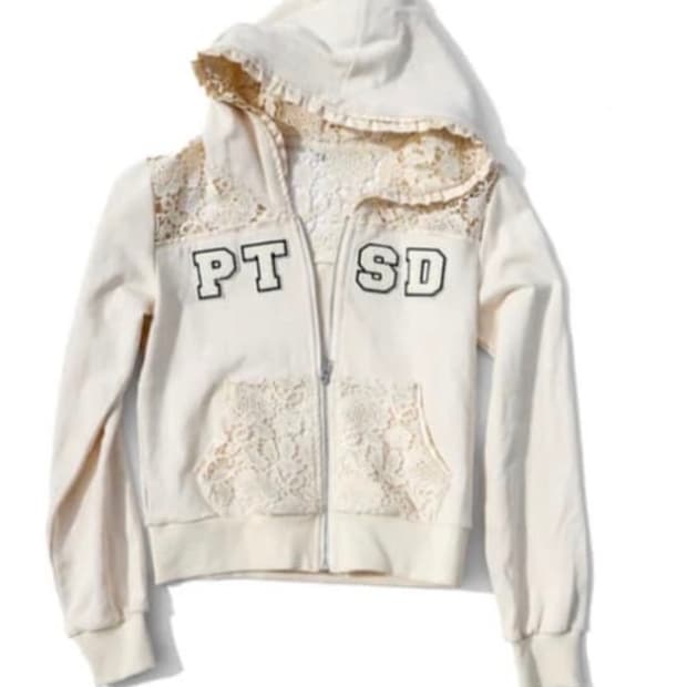 (구매) 프레잉 ptsd hoodie