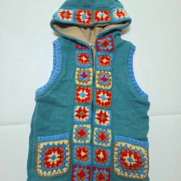 TITICACA 티티카카 모티브 크로셰 니트 집업조끼 하구미 모리걸