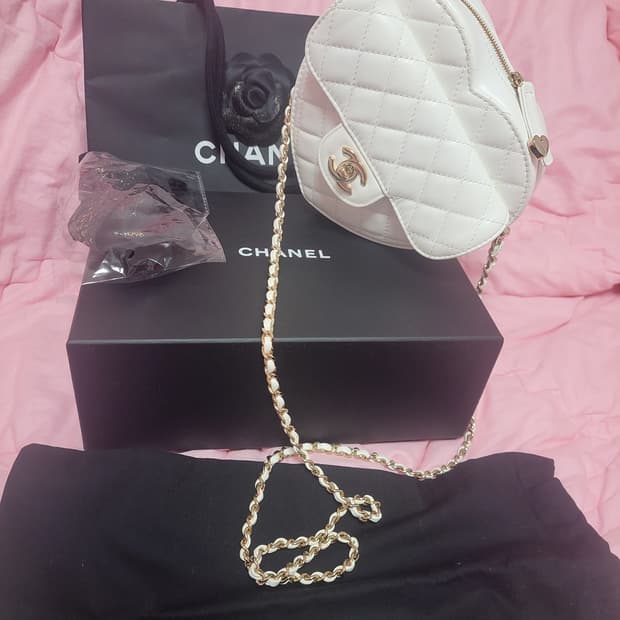 정품)급처상태좋음!샤넬 하트백 라지사이즈 이시영,모델아이린 가방 크로스백