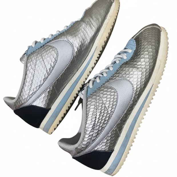 나이키 코르테즈 뱀피 실버 230