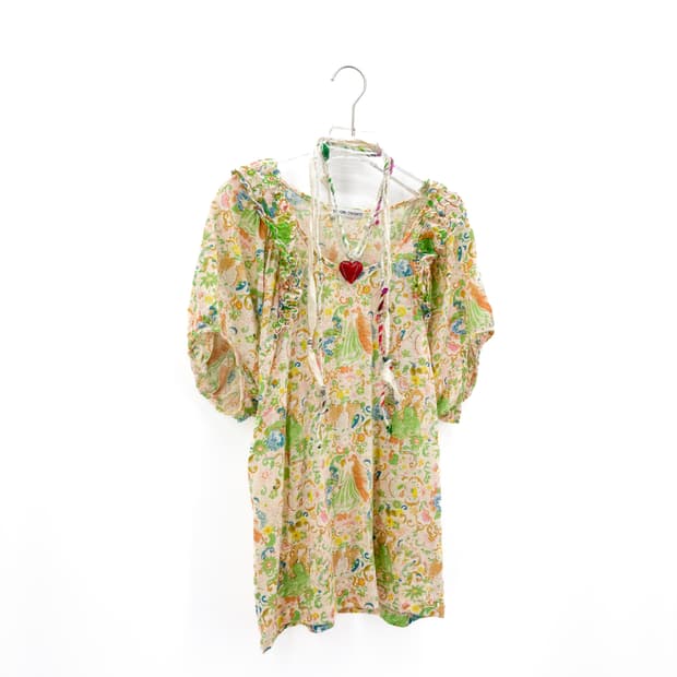 츠모리 치사토 퍼프 블라우스