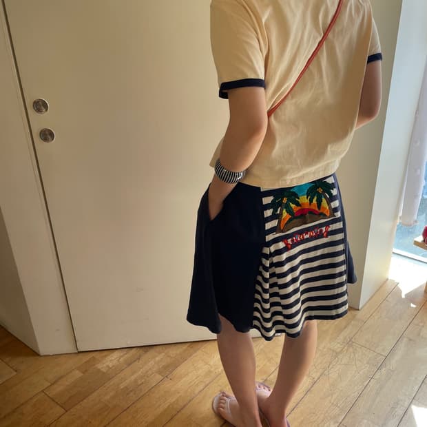 Button skirt