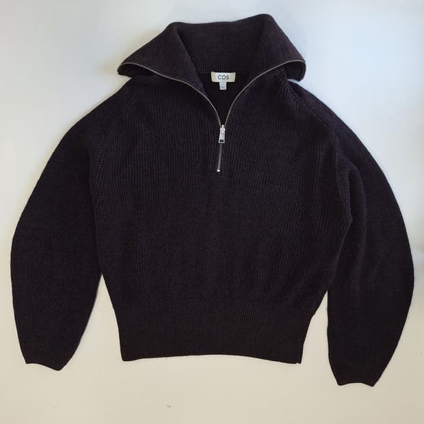 코스 하프 집업 