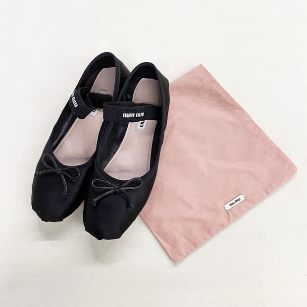 미우미우 새틴 발레리나 슈즈 235